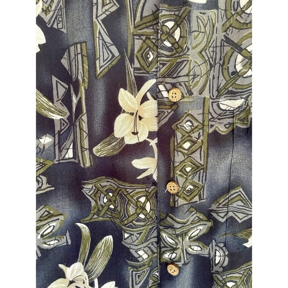 Roundtree York Hawaiian Shirt Men’s Size XL Blue White Floral - Picture 2 of 7